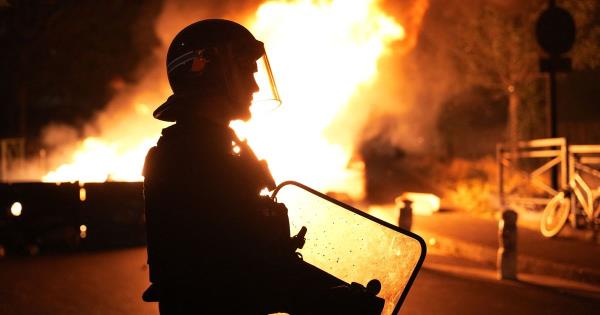 法国枪击案：巴黎郊区爆发大规模骚乱的原因