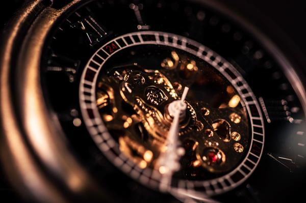 2023年夏时制结束时，我们什么时候把时钟调回去？多睡一小时是什么时候？