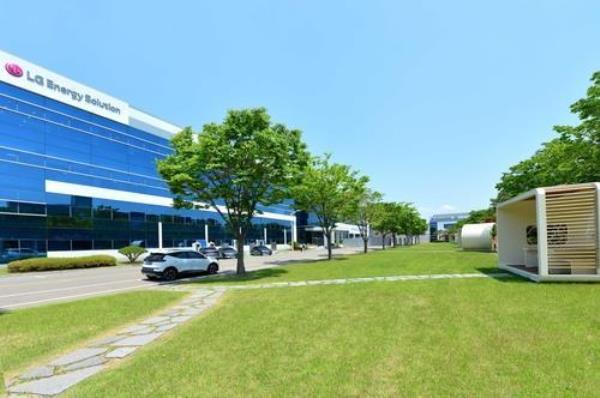 俄罗斯否认冠状病毒的前僧侣被判7年