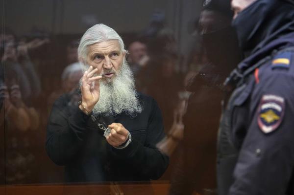俄罗斯否认冠状病毒的前僧侣被判7年