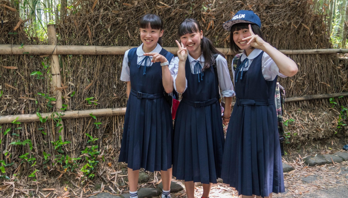 已故沙巴旅游铁娘子的家人骄傲的时刻，亚航揭幕致敬制服
