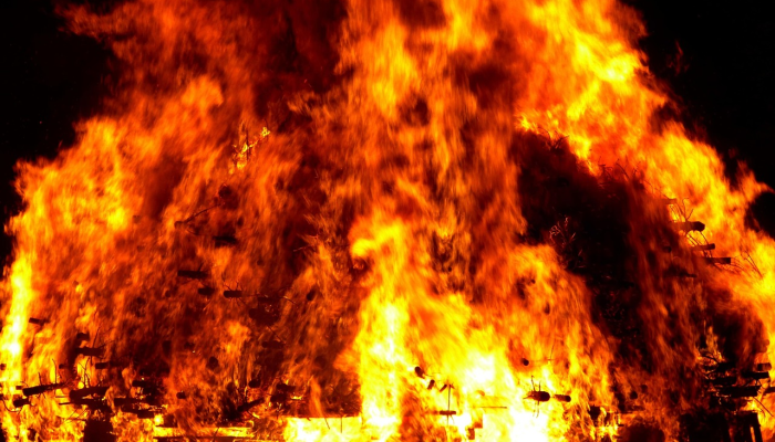 印度游乐园大火造成27人死亡，其中4名儿童