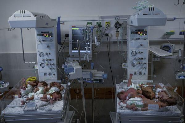 Premature Gaza babies evacuated to Egypt as Israeli tanks encircle second hospital