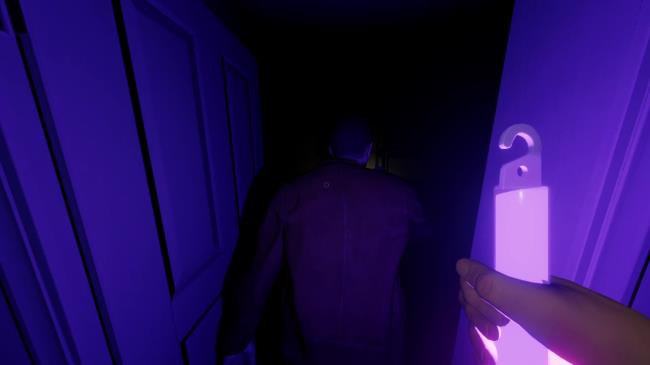 Phasmophobia: Hunting For A Ghost Using An Ultraviolet Light Source