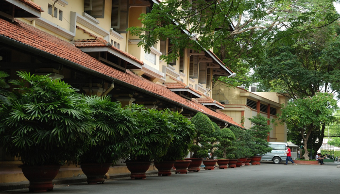 加州州立大学洛杉矶分校爆发亲巴勒斯坦抗议活动