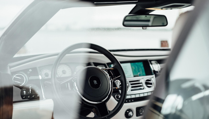 劳斯莱斯推出了世界上最昂贵的汽车La Rose Noire Droptail 劳斯莱斯推出了世界上最昂贵的汽车La Rose Noire Droptail