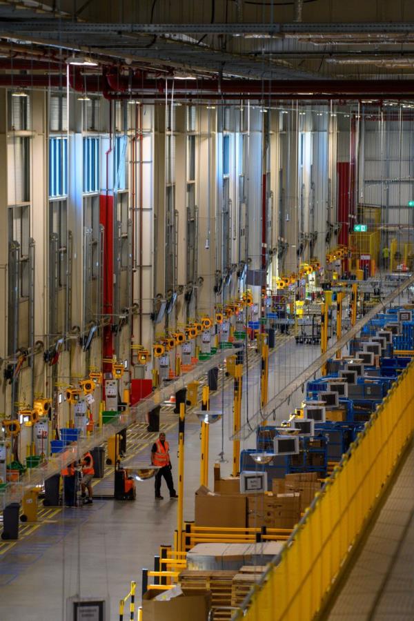 Amazon is specifically recruiting members of the German armed forces. 