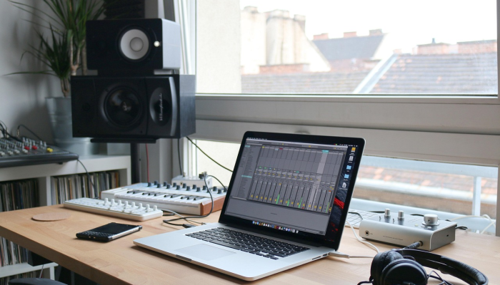 总理参加了阿拉伯-伊斯兰首脑会议指派的部长级委员会与欧盟外交事务理事会的会议