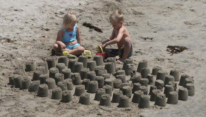 巴基斯坦表示，伊朗对其领土发动空袭，造成两名儿童死亡