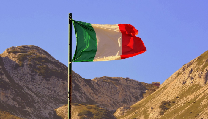 法国总理警告乌克兰局势可能出现“转折点”