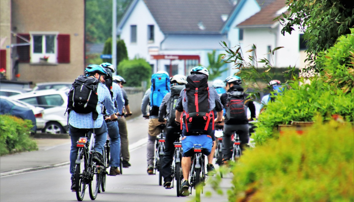 特色:自行车项目使赞比亚青年远离有害活动 特色:自行车项目使赞比亚青年远离有害活动