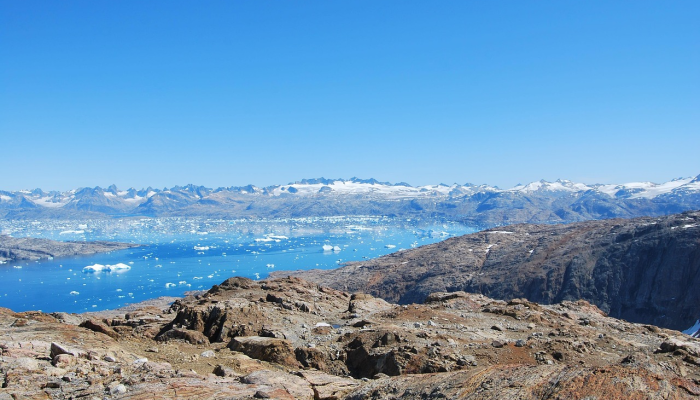 极地对比:格陵兰岛和南极洲不同的冰融化模式 极地对比:格陵兰岛和南极洲不同的冰融化模式