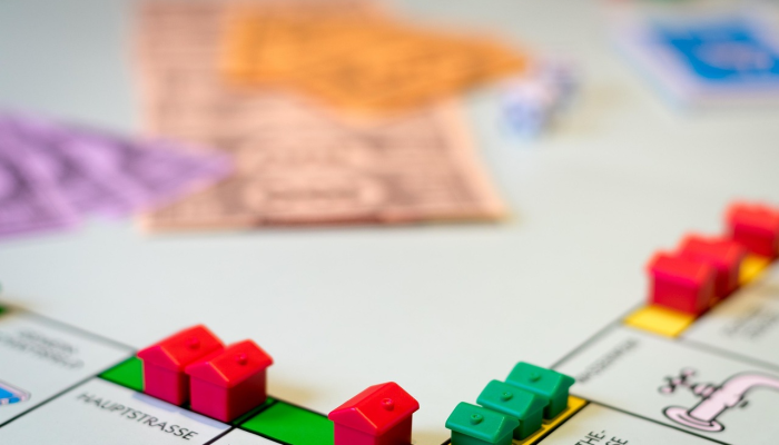 我应该选择NRE还是NRO定期存款？