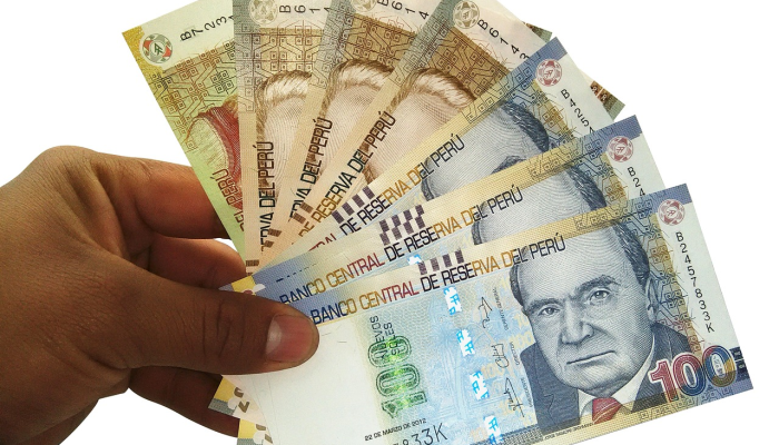 大多数英国人认为,尽管工资上涨,但经济正在恶化 大多数英国人认为,尽管工资上涨,但经济正在恶化