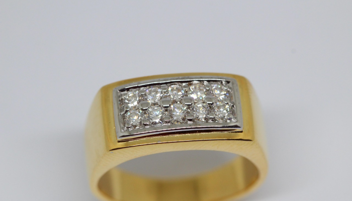 专门的黄金戒指玩家收集超过1000万符文