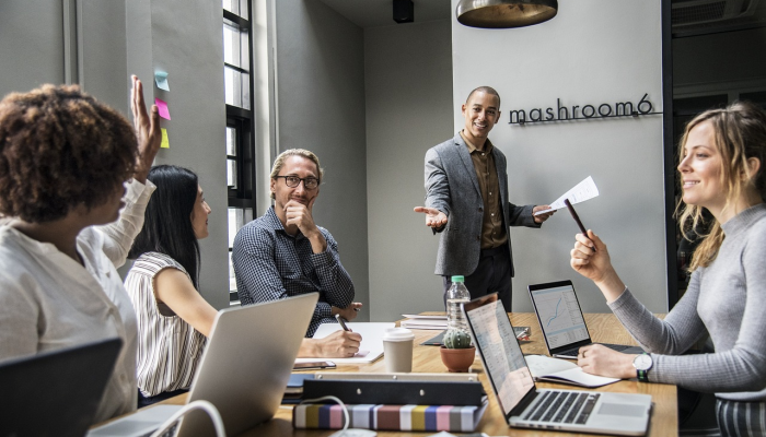 国会议员在每次会议开始时背诵国家党的承诺 国会议员在每次会议开始时背诵国家党的承诺